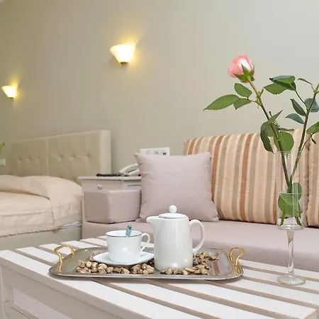 Blue Sky Apartmanhotel 2*